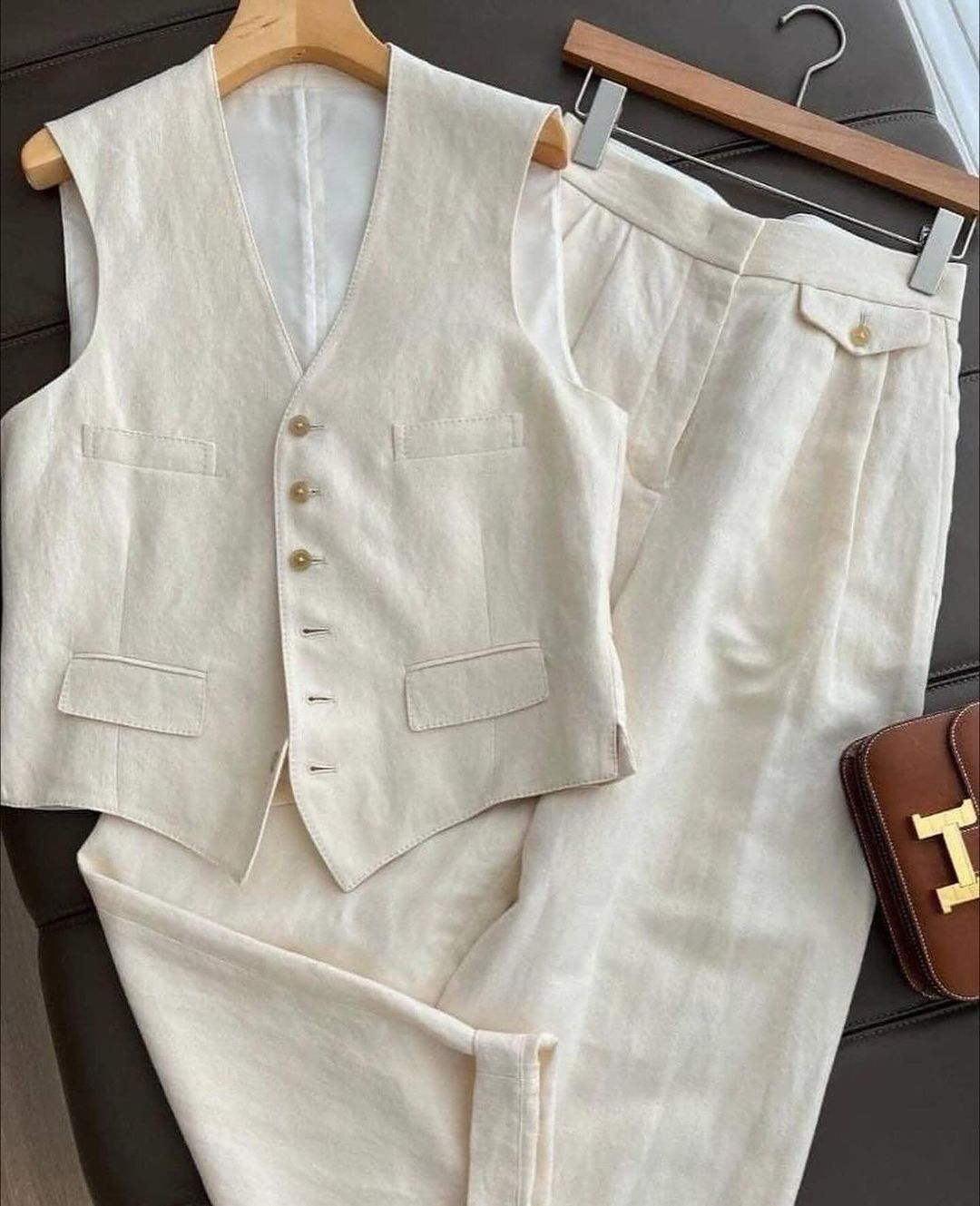 Long dress with polo neck opening D09