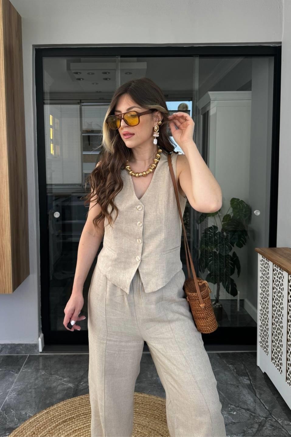 Long dress with polo neck opening D09