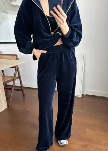 سوت قطيفة 3 قطع شتوي بتصميم عصري ولمسة فاخرة S75