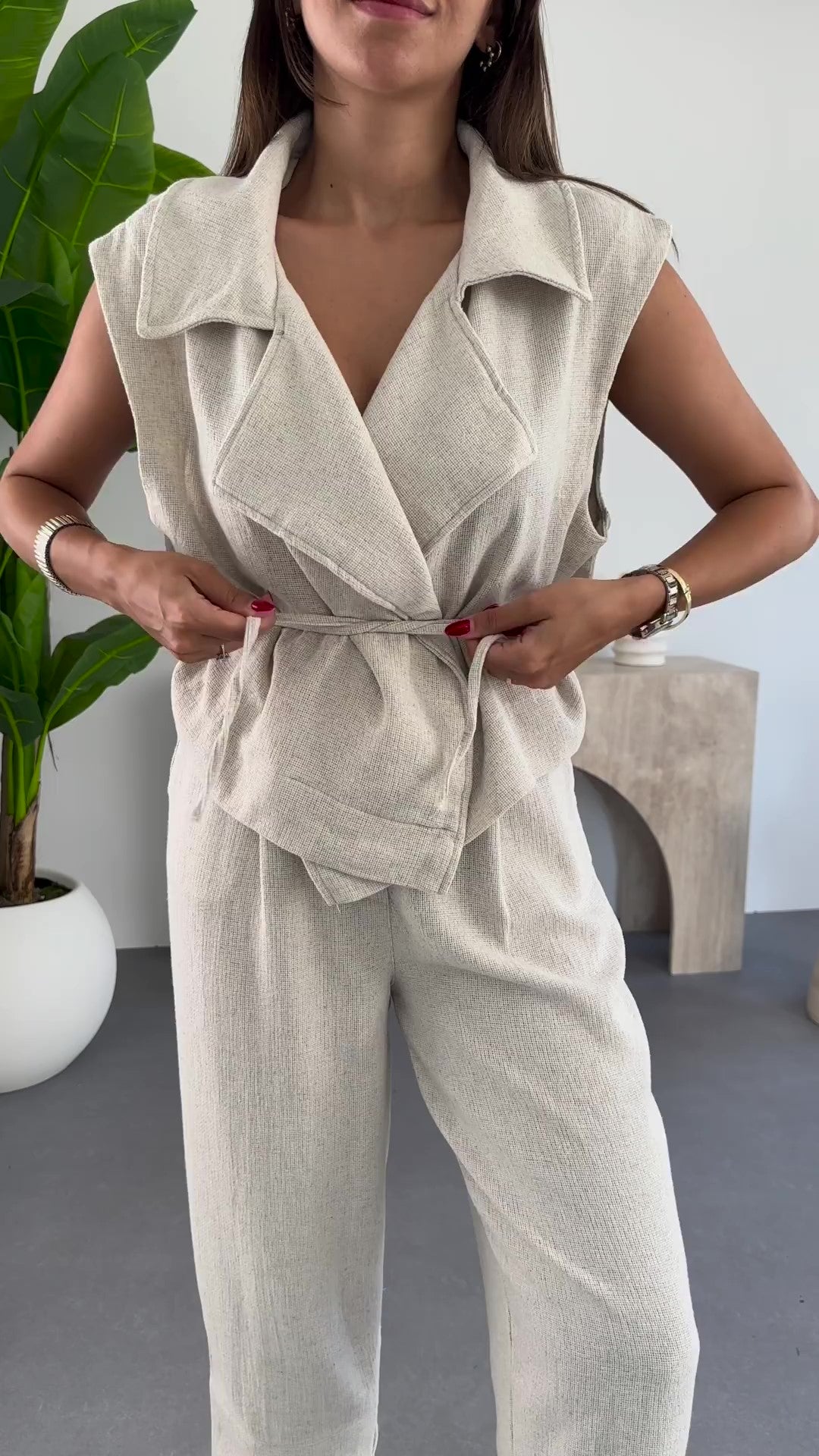 V9 Two-Piece Linen Casual Set: Vest + Pants 