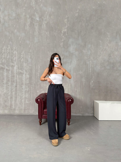 B12 Trousers in distinctive colors 