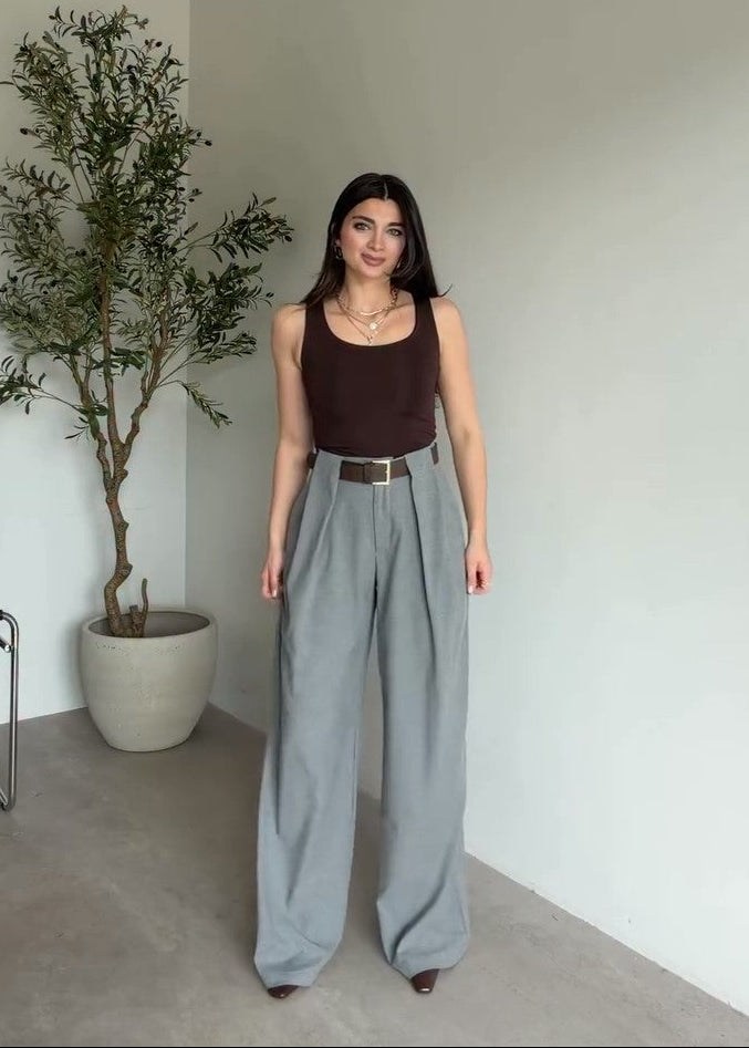 Women's casual trousers with a modern design B23