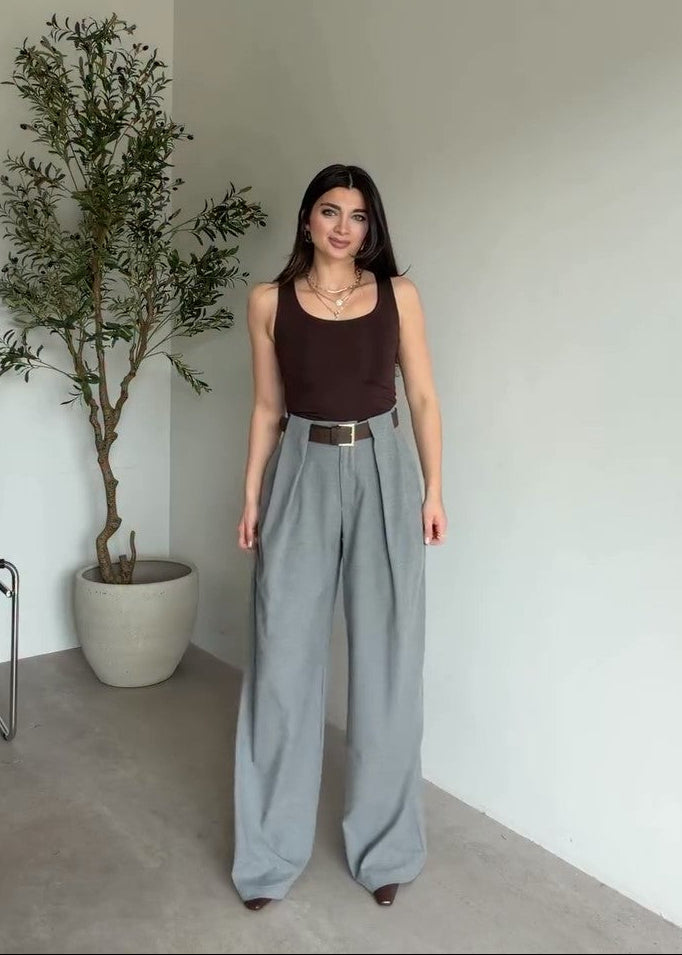Women's casual trousers with a modern design B23