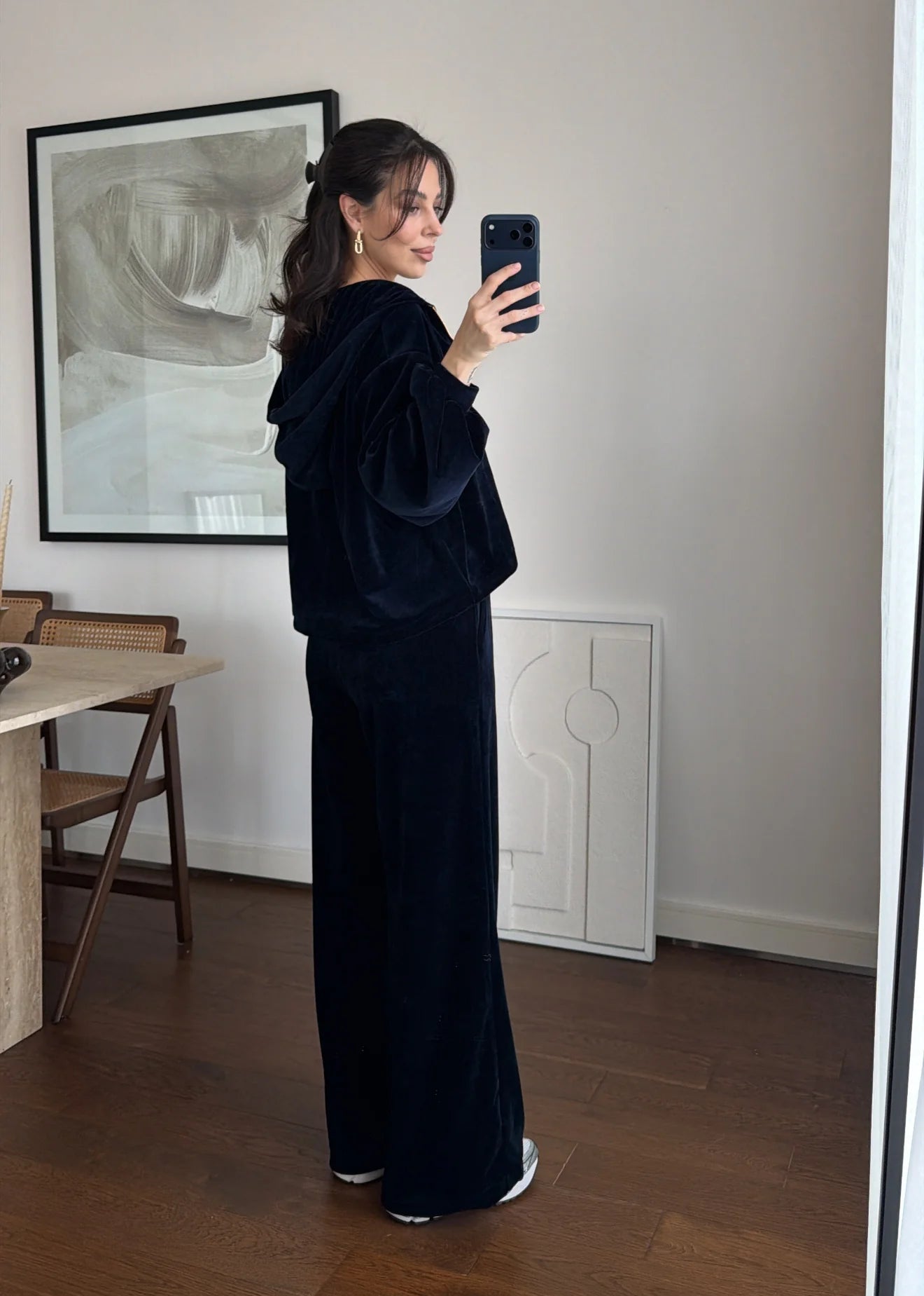 Velvet 3-piece winter suit with a modern design and luxurious touch S75
