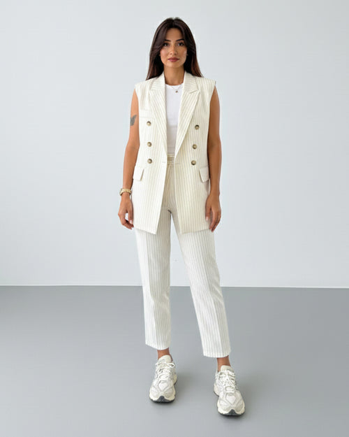 A formal two-piece suit (jacket + trousers) with a distinctive and elegant design S40