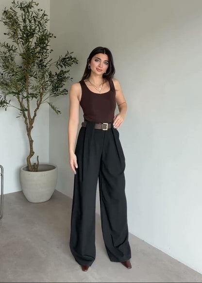Women's casual trousers with a modern design B23