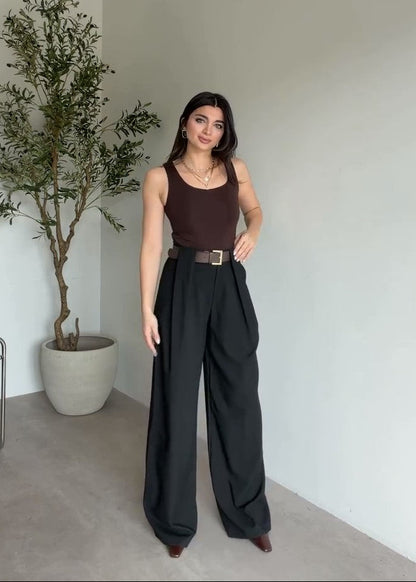 Women's casual trousers with a modern design B23