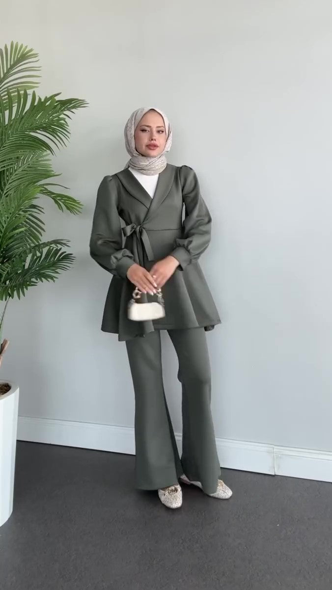 Long dress with polo neck opening D09