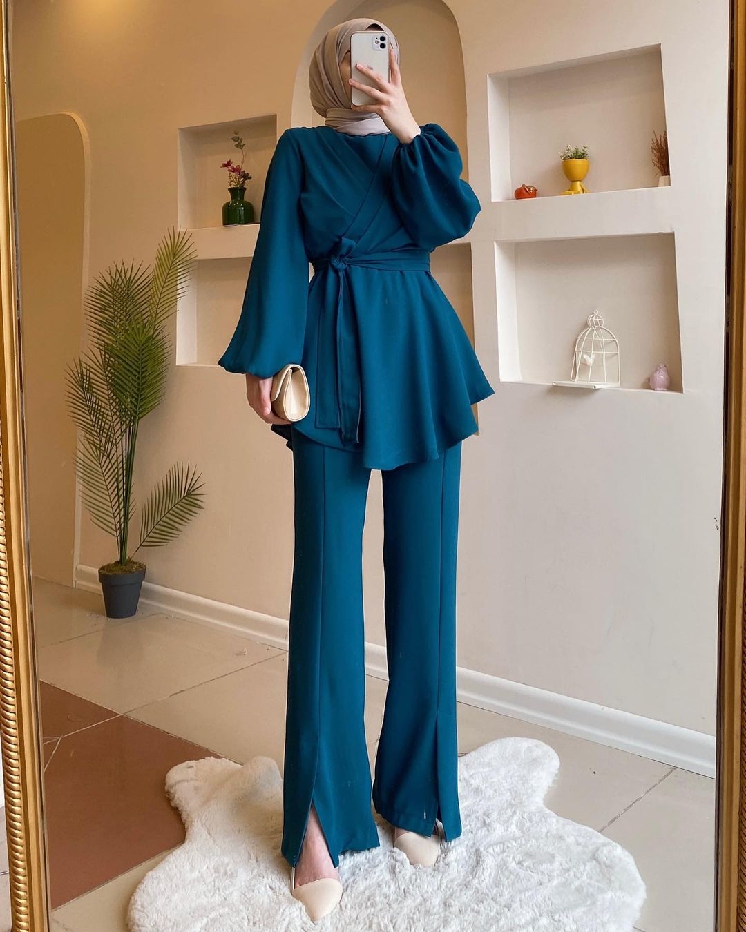 Long dress with polo neck opening D09