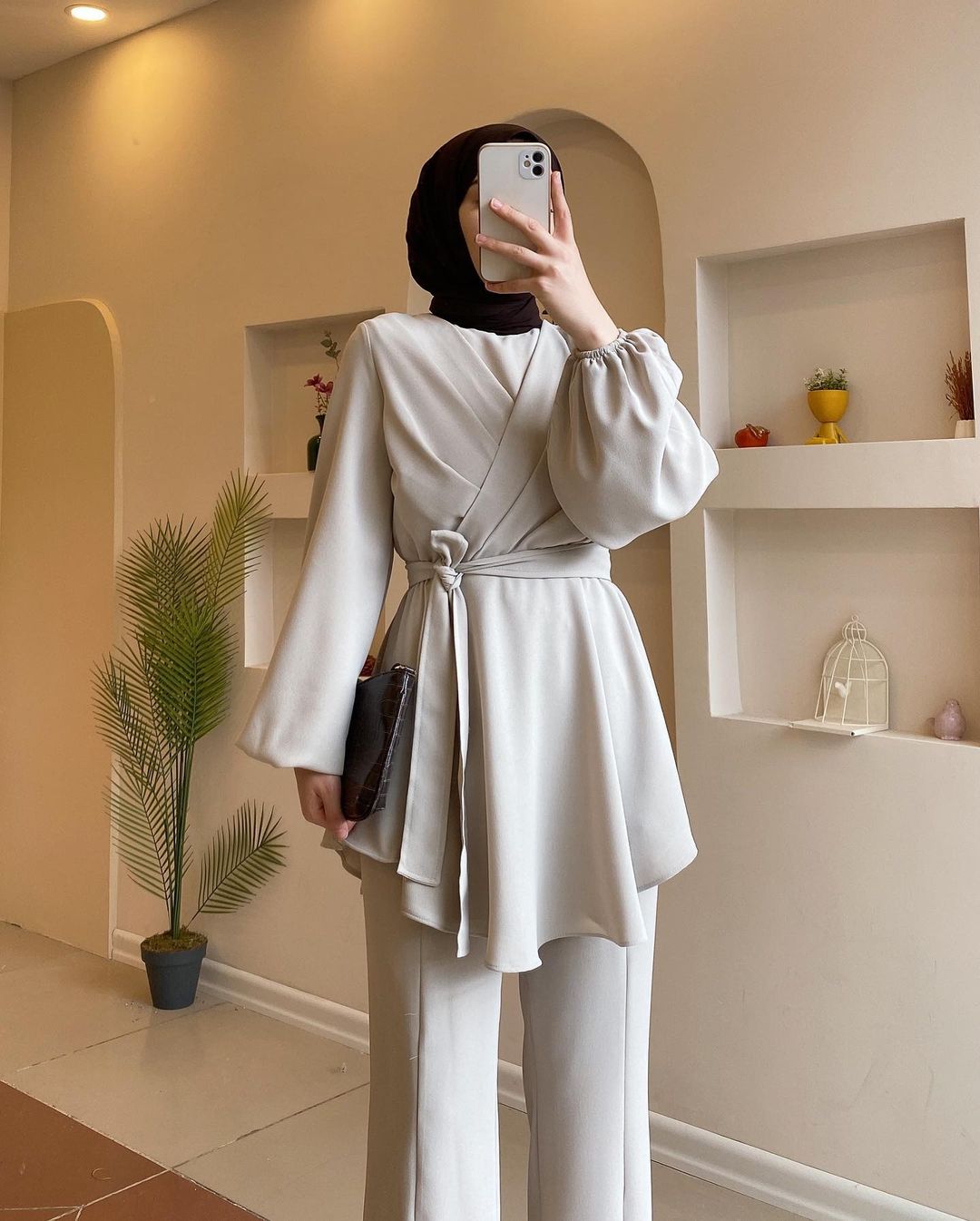 Long dress with polo neck opening D09