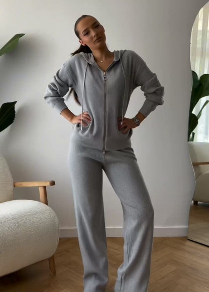 طقم تريكو أنيق نسائي مكون من قطعتين بلوزة + بنطلونTR-9