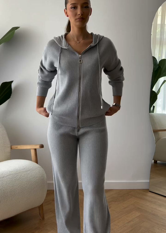 طقم تريكو أنيق نسائي مكون من قطعتين بلوزة + بنطلونTR-9