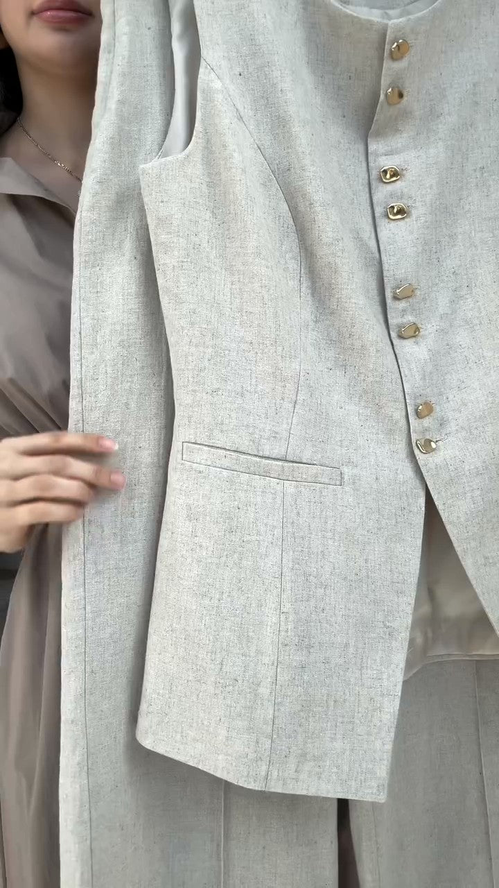 طقم رسمي قطعتين بتصميم كلاسيكي مميز بأزرار أنيقة S37