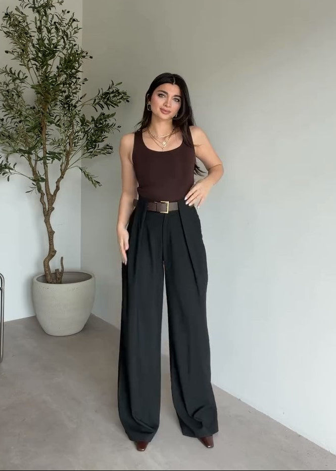 Women's casual trousers with a modern design B23