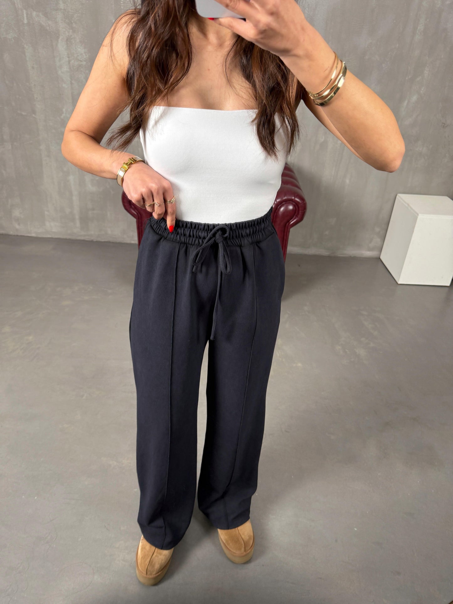 B12 Trousers in distinctive colors 