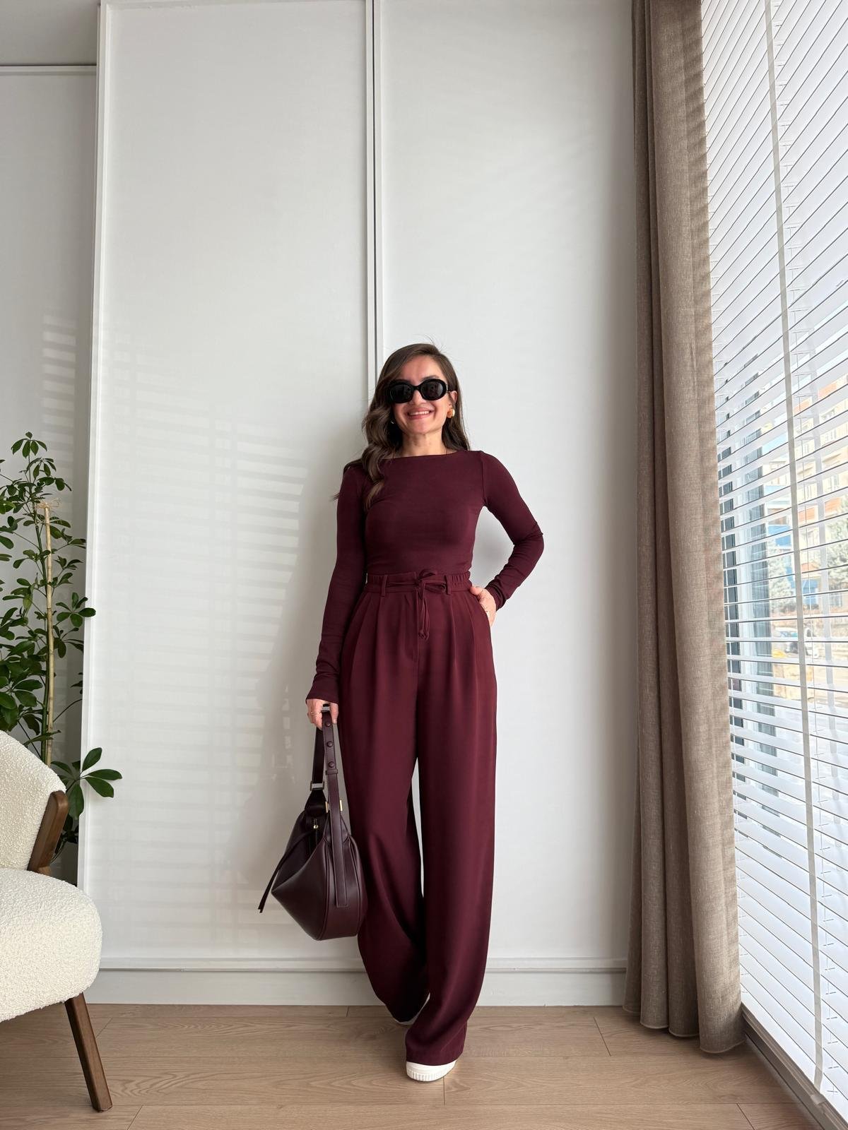 Trousers in distinctive colors B6 