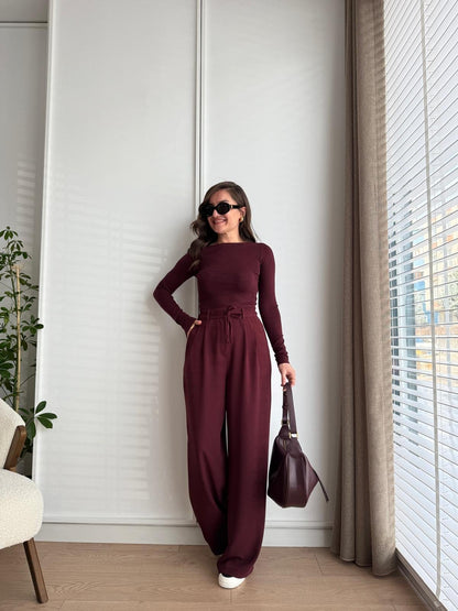 Trousers in distinctive colors B6 