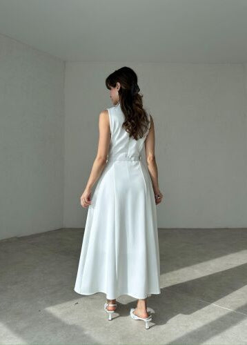 F41 Dress with a distinctive design 
