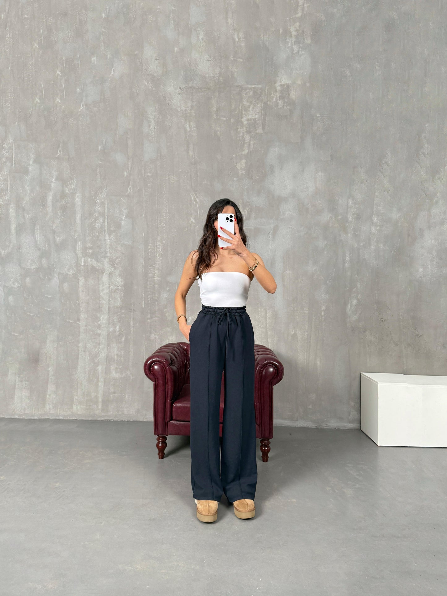 B12 Trousers in distinctive colors 