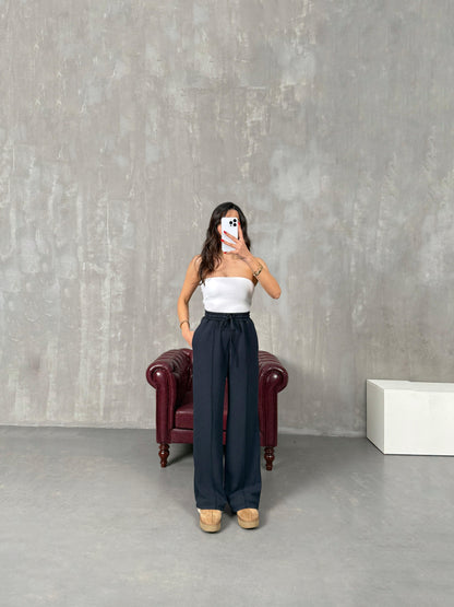 B12 Trousers in distinctive colors 