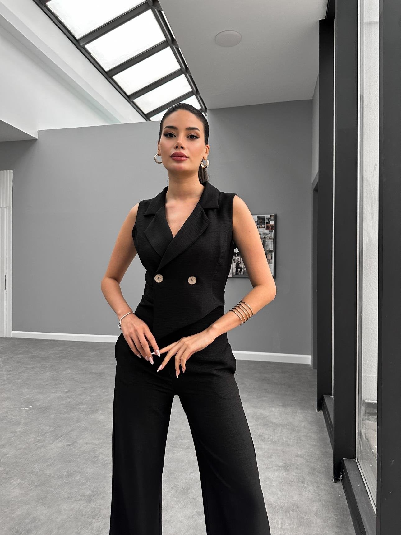 Long dress with polo neck opening D09