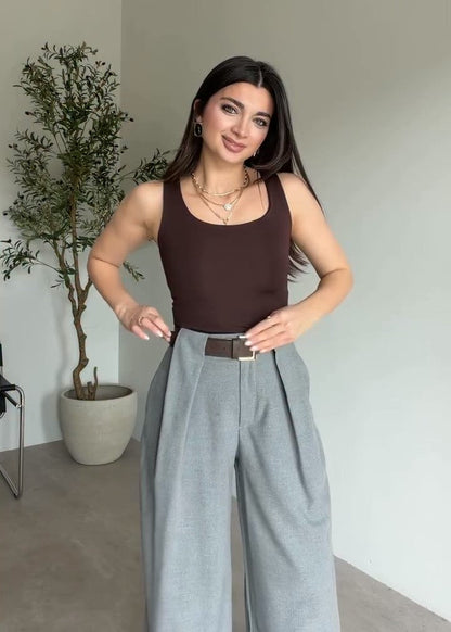 Women's casual trousers with a modern design B23