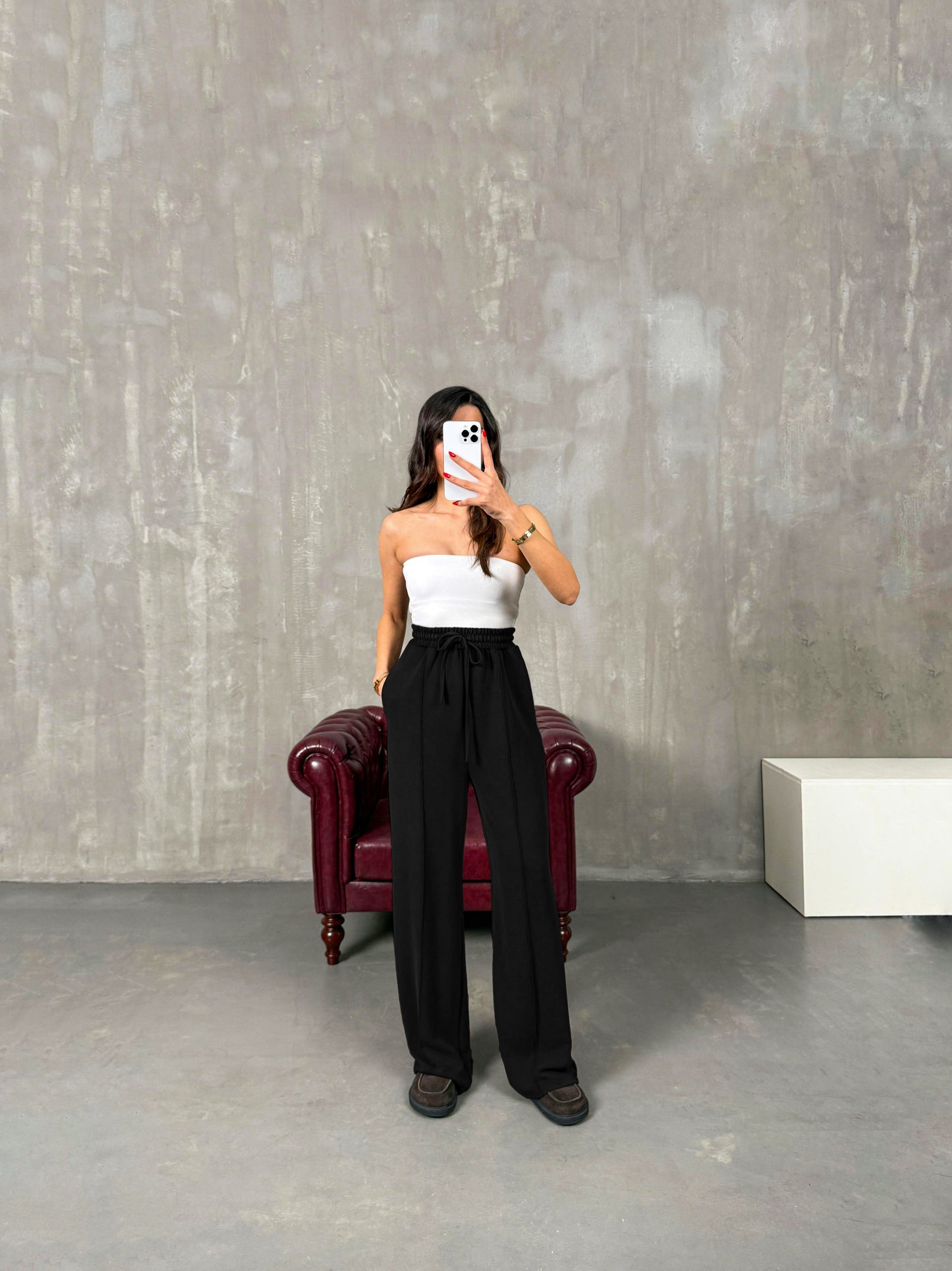 B12 Trousers in distinctive colors 