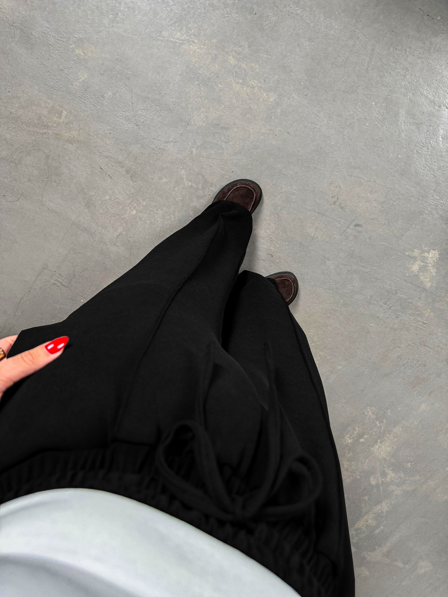 B12 Trousers in distinctive colors 