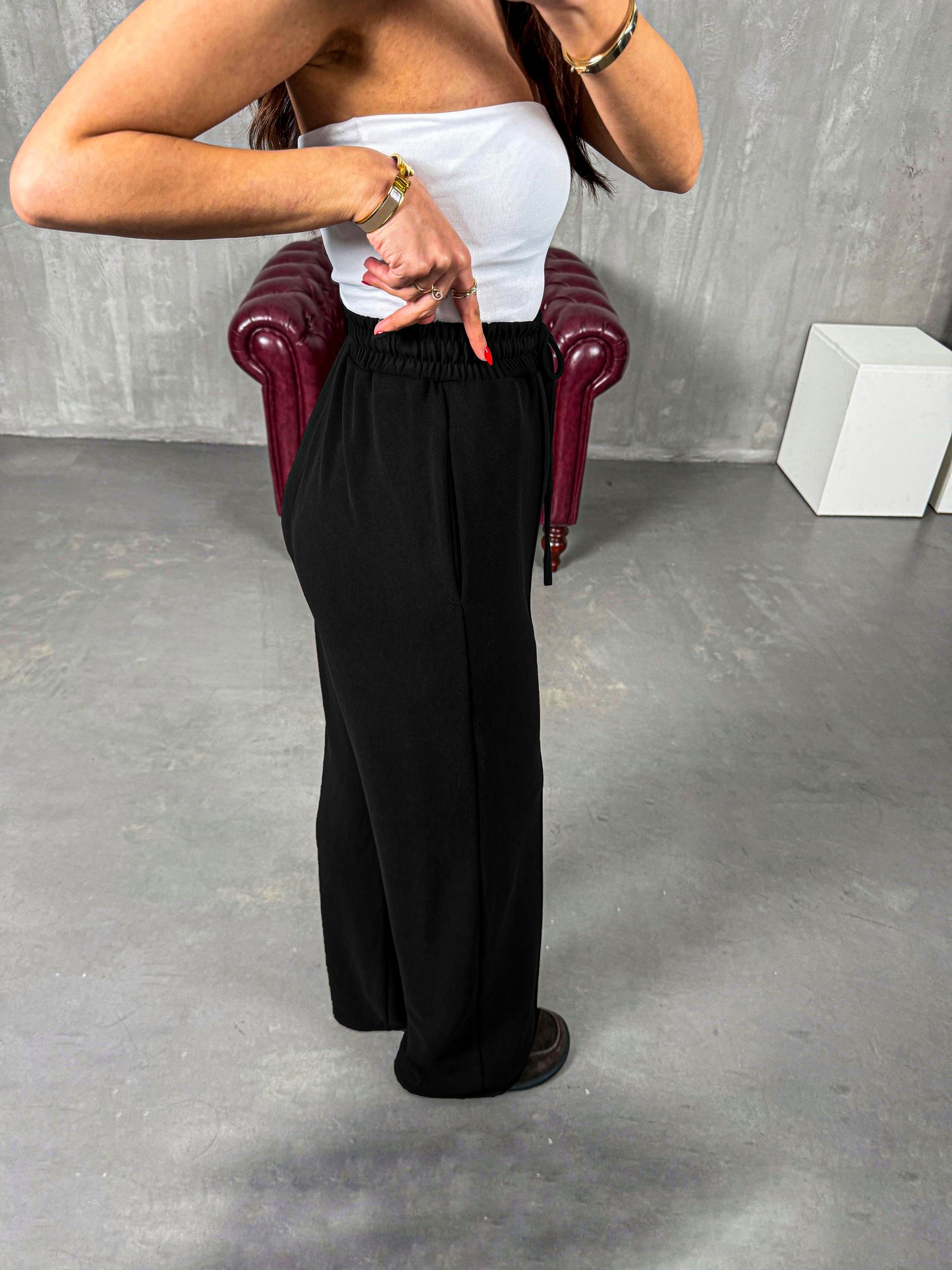 B12 Trousers in distinctive colors 