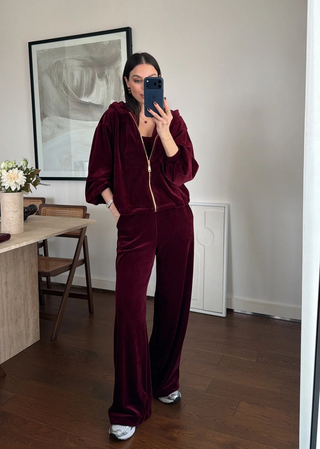 Velvet 3-piece winter suit with a modern design and luxurious touch S75