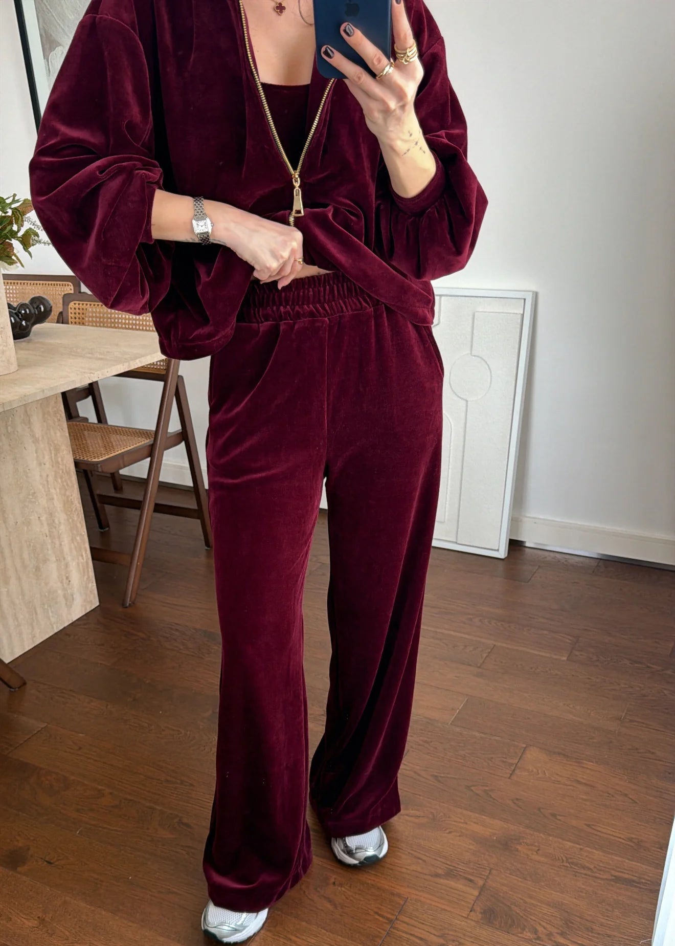 Velvet 3-piece winter suit with a modern design and luxurious touch S75