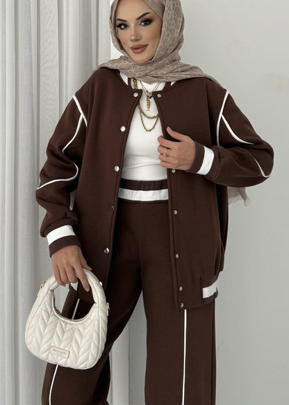 طقم كاجوال رياضي عملي وأنيق بتصميم عصري مناسب للاستخدام اليومي T105