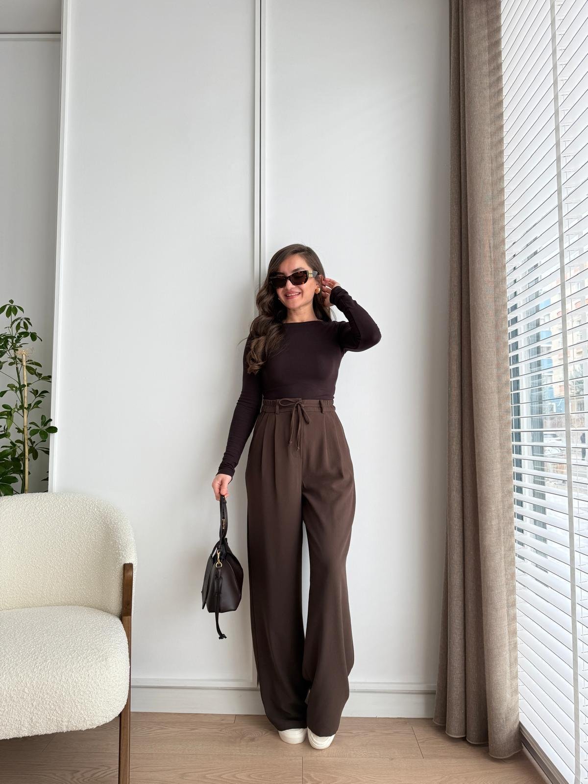 Trousers in distinctive colors B6 