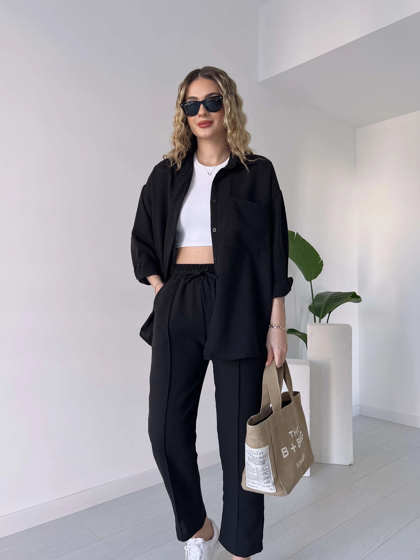 Long dress with polo neck opening D09