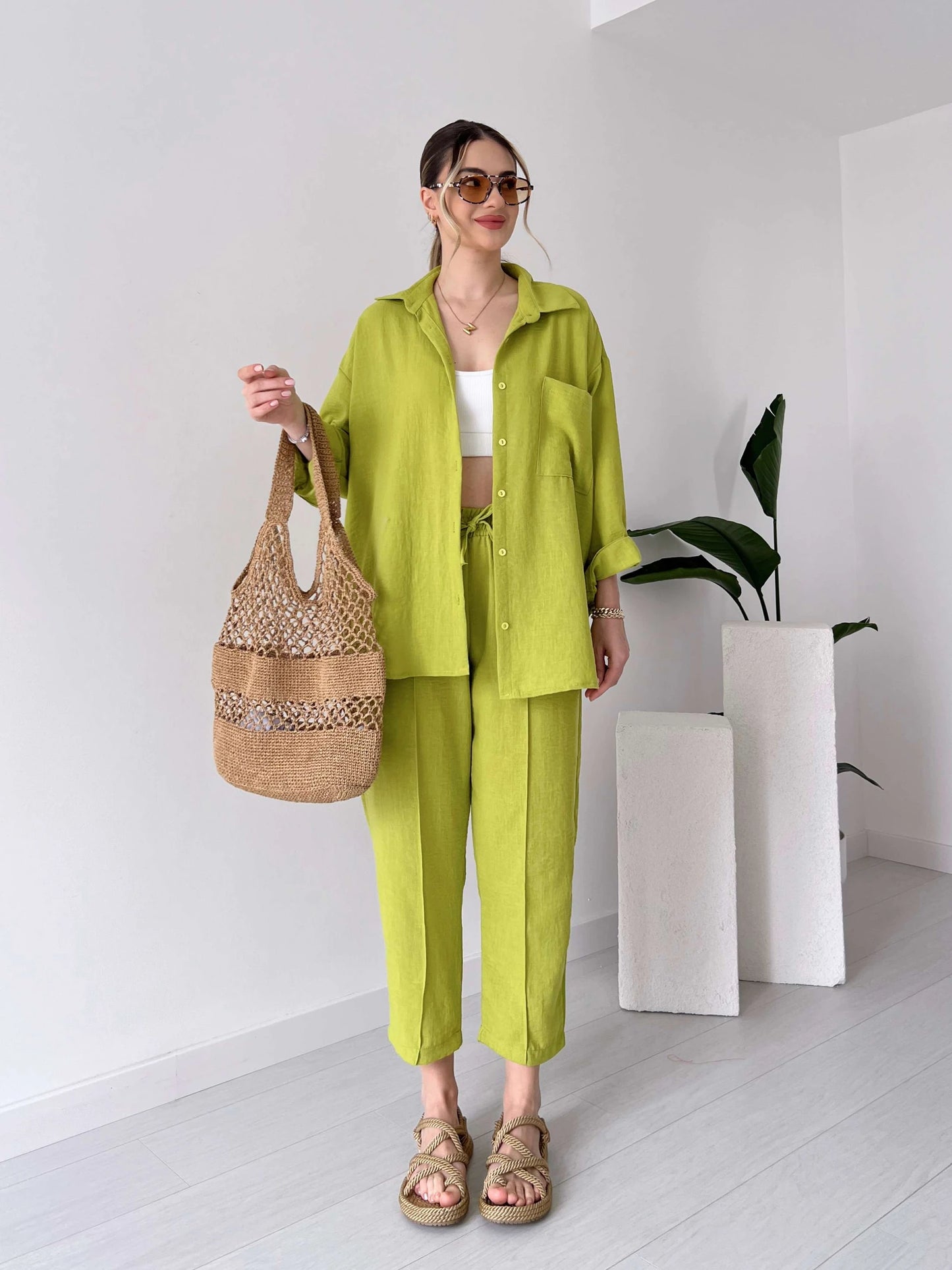 Long dress with polo neck opening D09