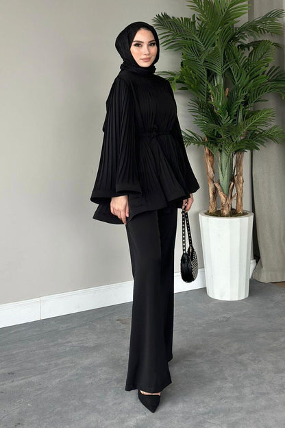 طقم قطعتين مع بلوزة كسرات موديل صيف 2024 الجديد M15