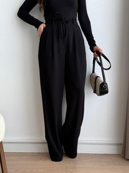 Trousers in distinctive colors B6 