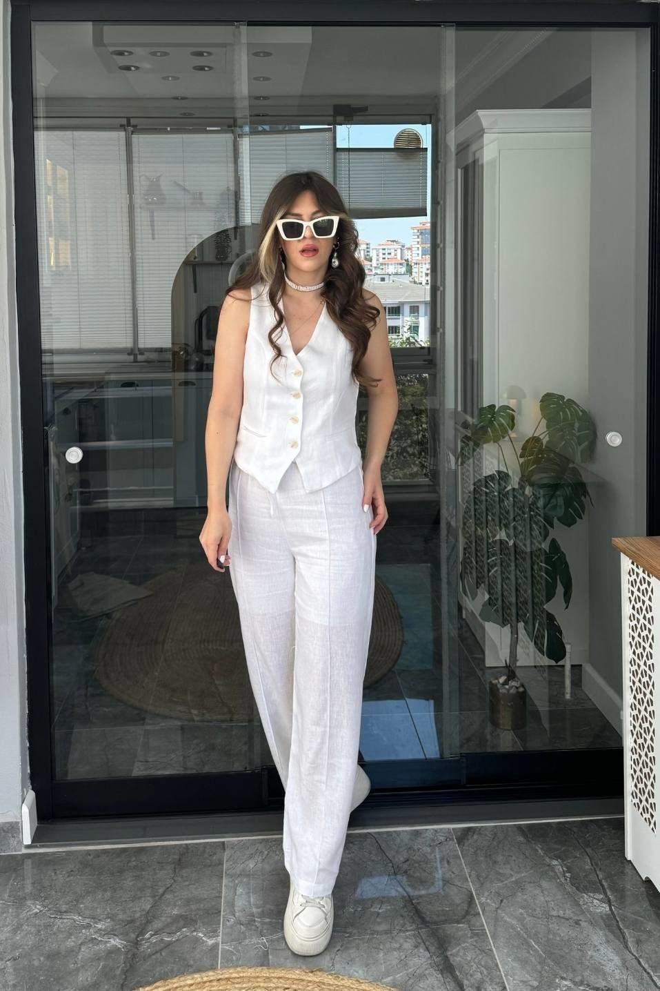 Long dress with polo neck opening D09