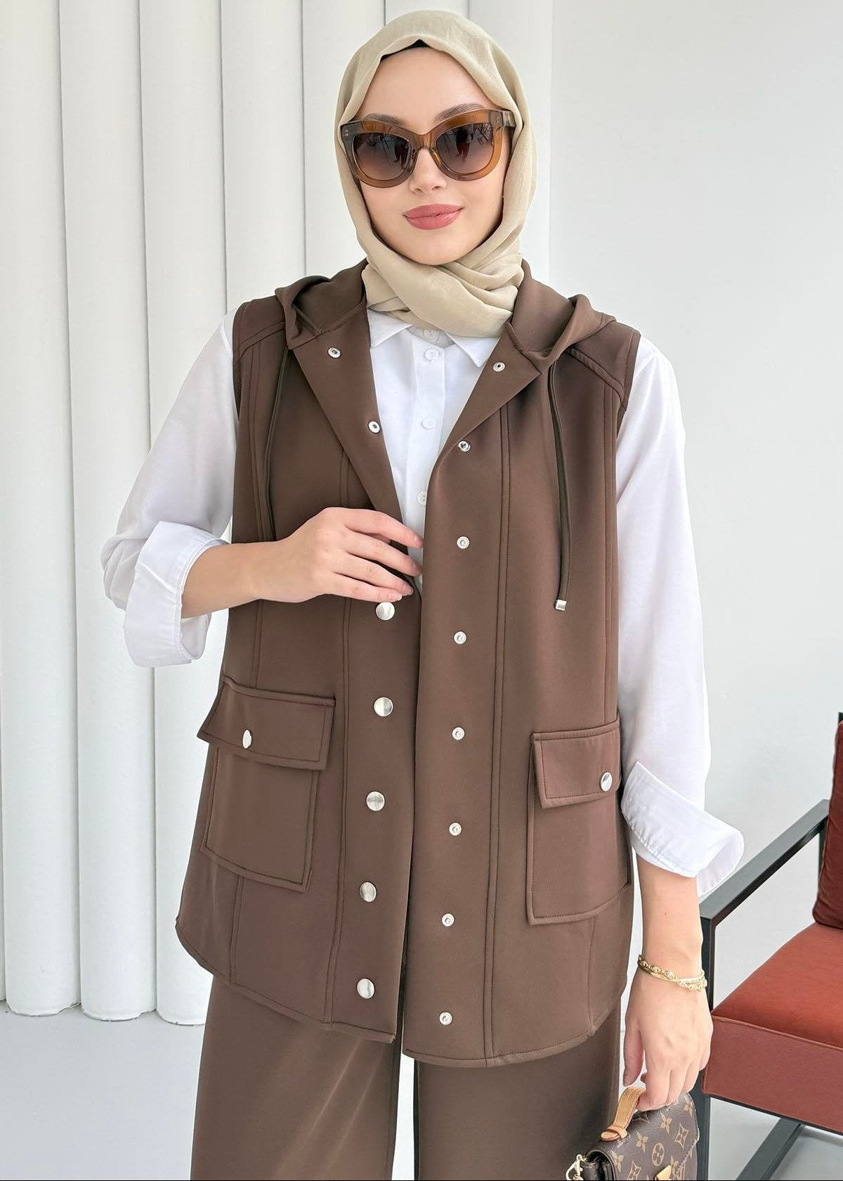 Stylish two-piece casual set with a practical design and a modern touch for everyday outings S77